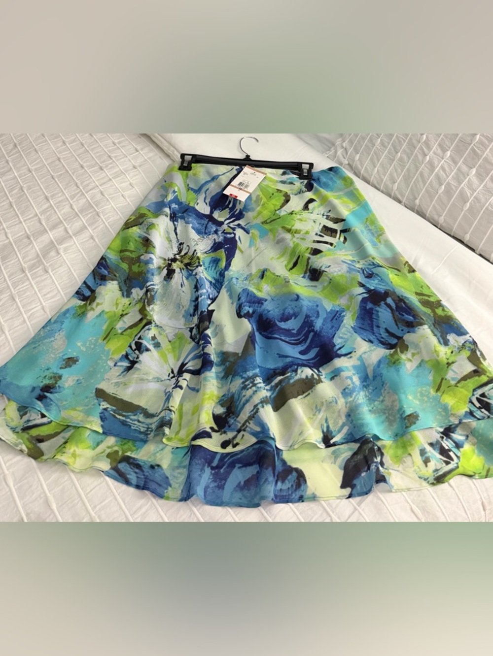 Jones Wear Blue, Green & White Floral Skater Skirt